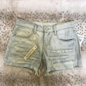 🍭 Blank NYC Sunbaked Denim Shorts